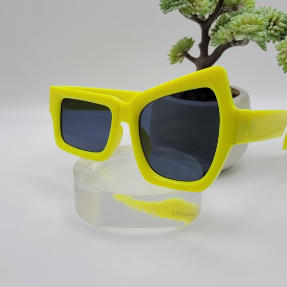 Tilt Theory - Picture 1 of 4